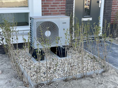 https://secure.contentserver24.de/content/news/images/2024/preview/heat-pump-g3298ff0af_1920_500.jpg