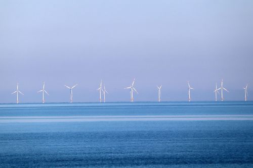 Offshore-Wind-Strom für einen wettbewerbsfähigen Wirtschaftsstandort Deutschland: 13 Handlungsempfehlungen für ein deutschlandweites Wirtschaftswunder auf dem Meer