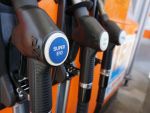 Benzin teurer, Diesel mit neuem Jahrestief