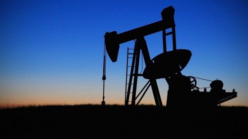 Ölpreis belastet von Konjunkturdaten und Leitzinsen groß