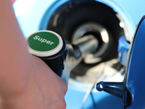 Kraftstoffpreise im Vergleich zur Vorwoche nahezu unverändert